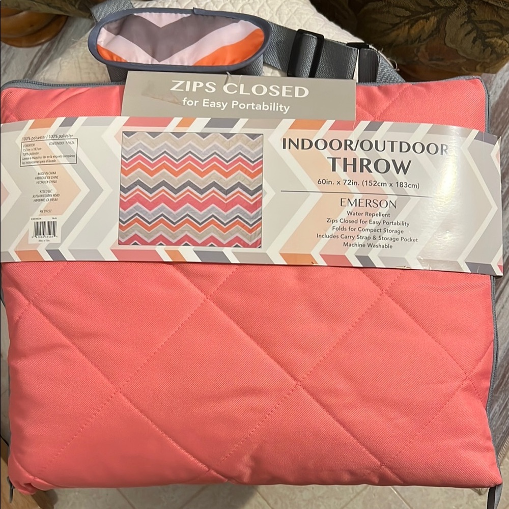 Emerson Indoor/Outdoor Throw Blanket - Pink and Gray